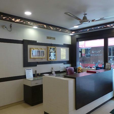 Manjusri Paradise Hotel Bangalore Eksteriør billede