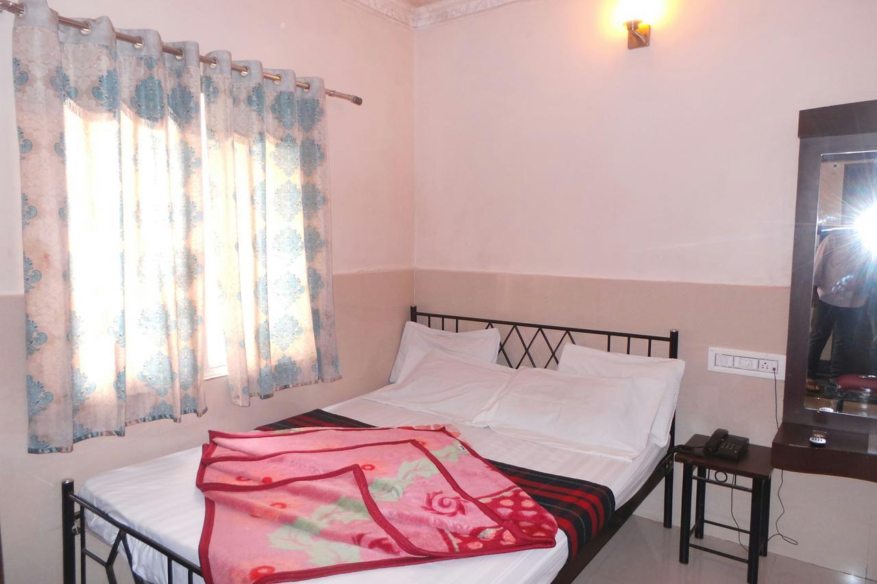 Manjusri Paradise Hotel Bangalore Eksteriør billede