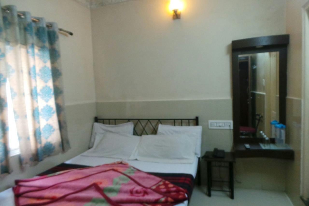 Manjusri Paradise Hotel Bangalore Eksteriør billede