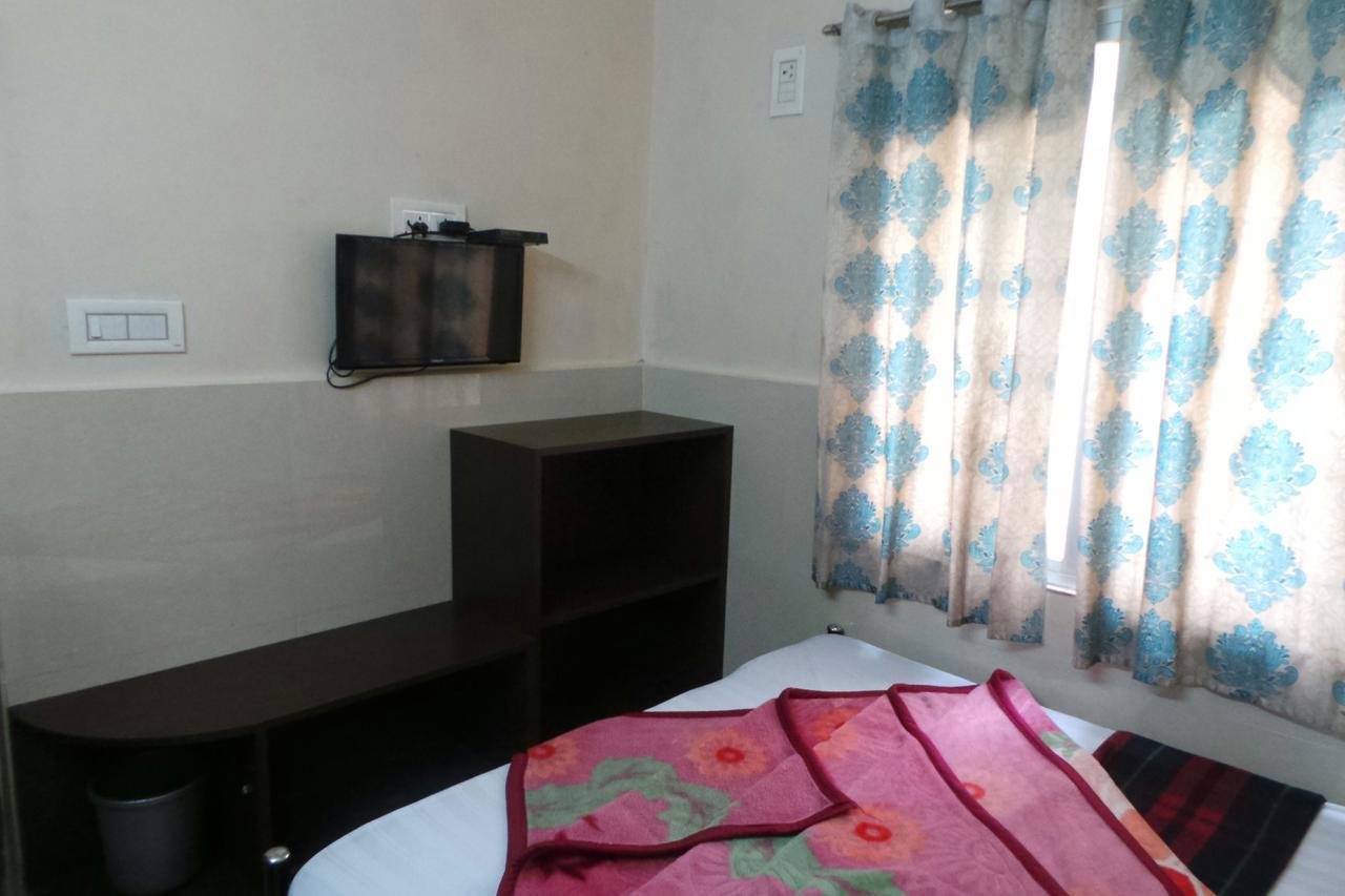 Manjusri Paradise Hotel Bangalore Eksteriør billede